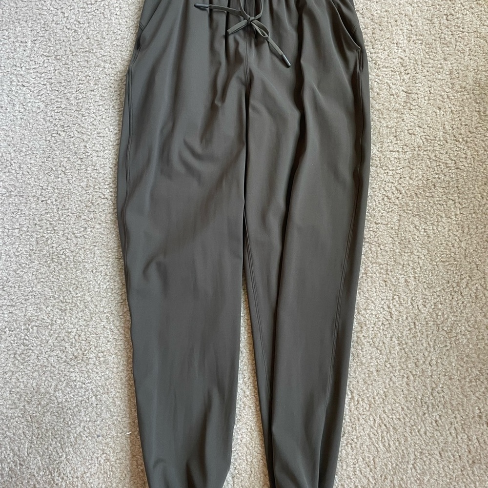 Like new Lululemon size 6 joggers in army green color